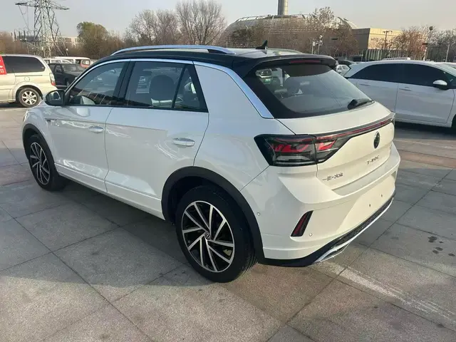 VOLKSWAGEN T-ROC STARLIGHT T-ROC 300TSI DSG STARLIGHT 2023