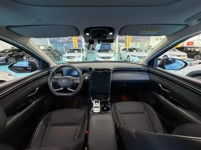 HYUNDAI TUCSON PREMIUM 2023