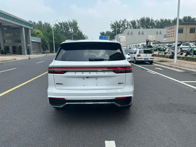 GEELY XINGYUEL 2023