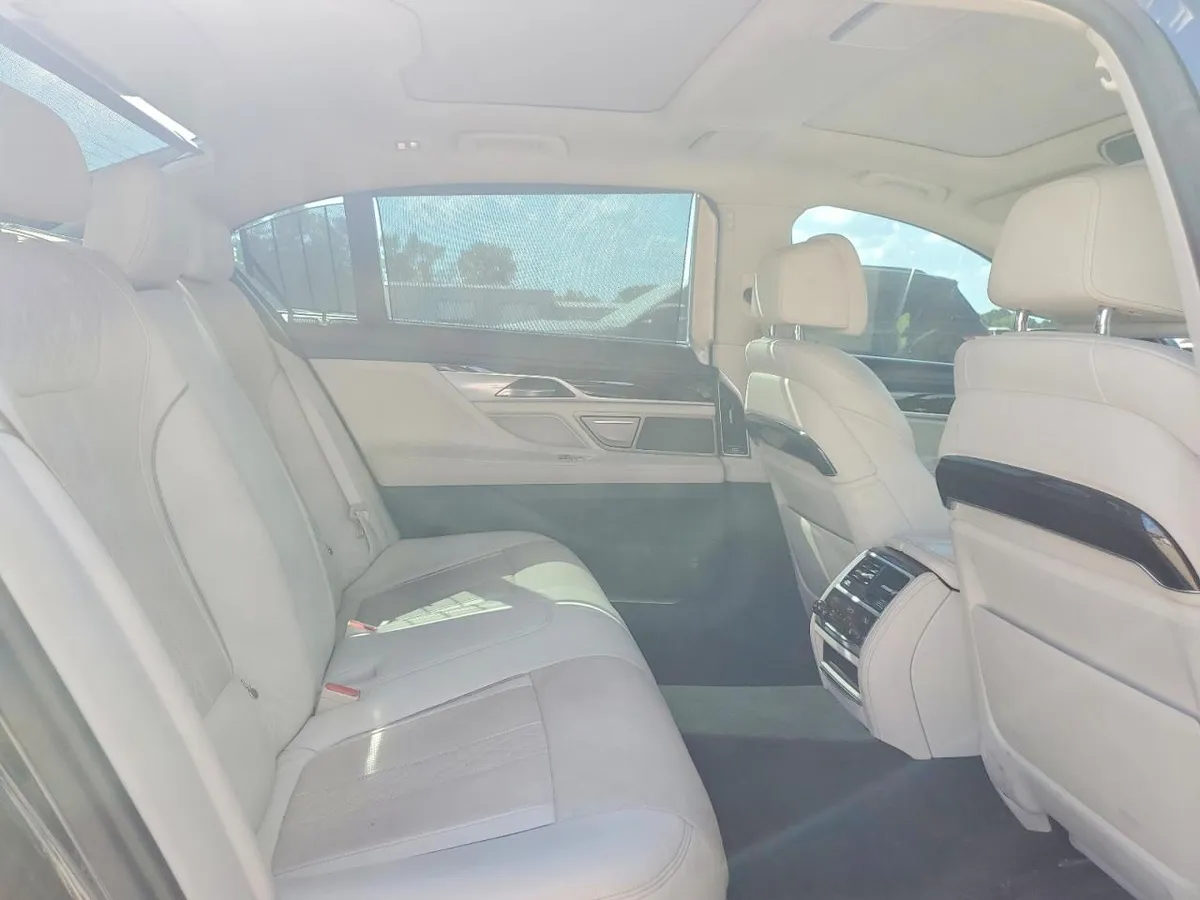 BMW 7 SERIES 2017