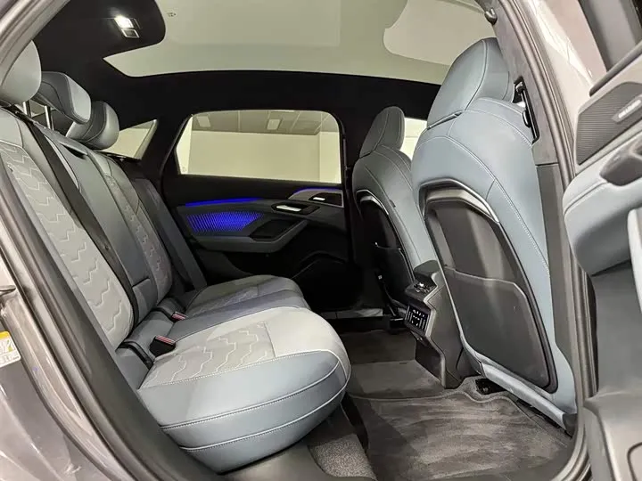 AUDI A6L E-TRON 2025