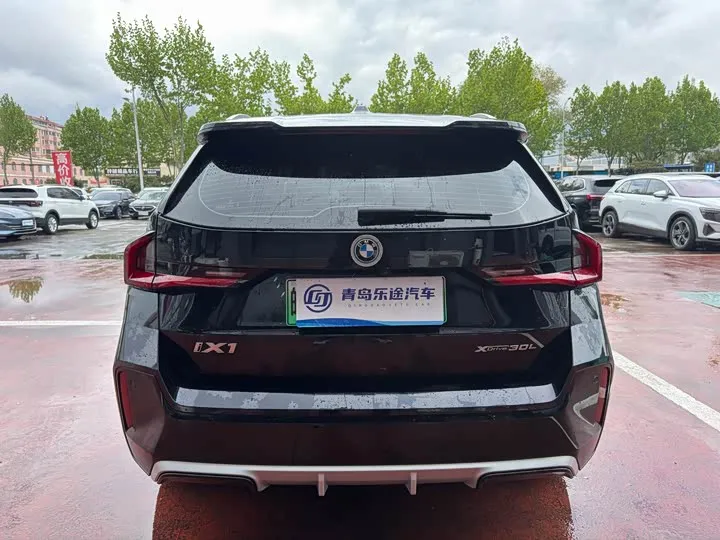 BMW IX1 2023
