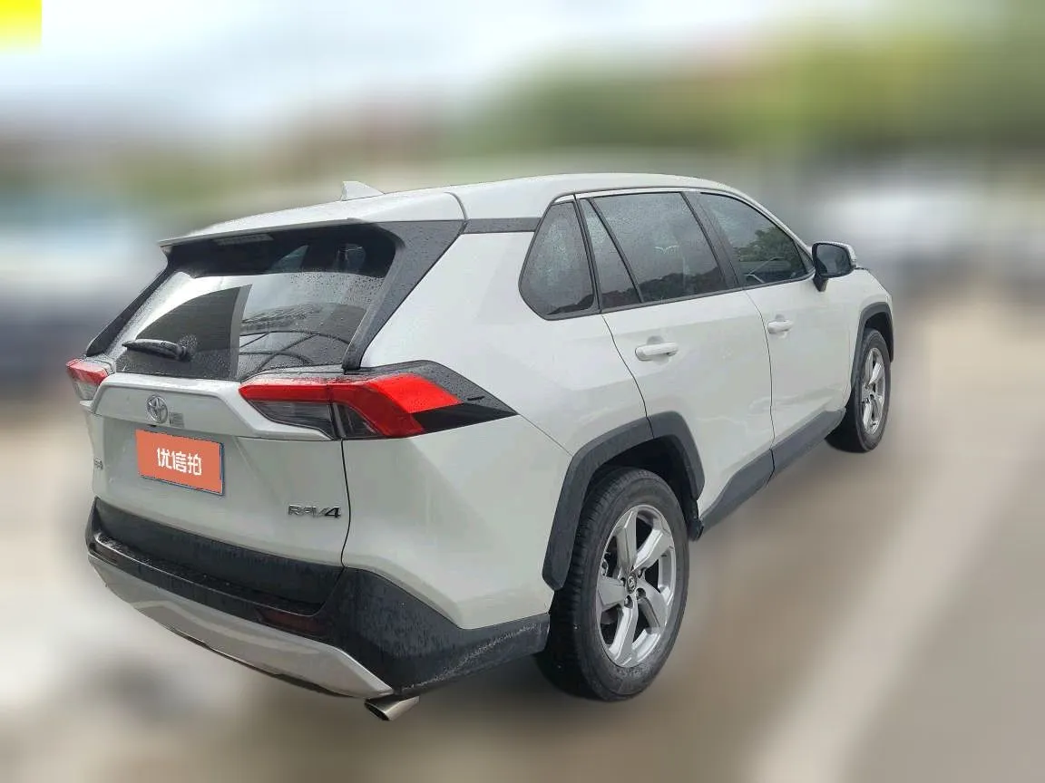 TOYOTA RAV4 2022