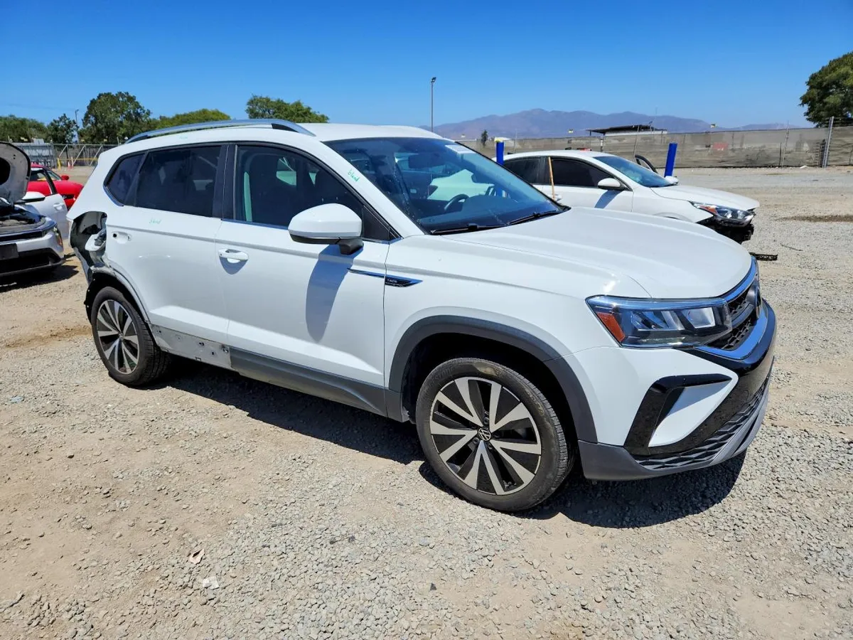 VOLKSWAGEN TAOS SE 2022