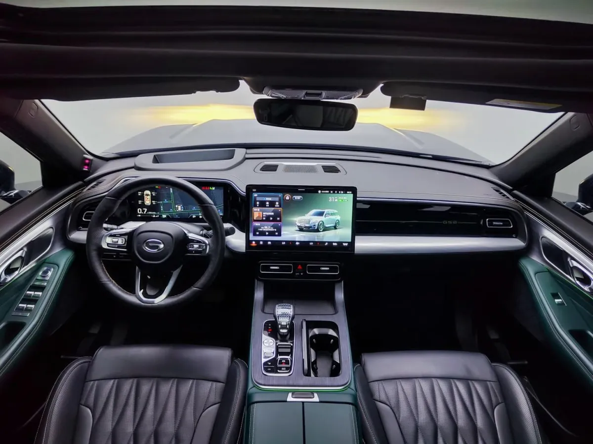 GAC GS8 PREMIUM EDITION 6-SEATER 2022