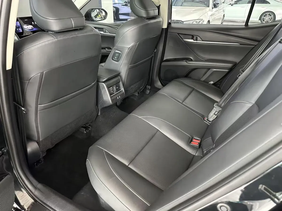 TOYOTA CAMRY 2025