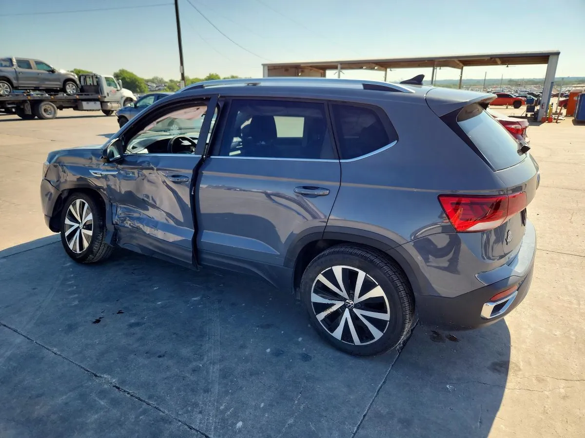 VOLKSWAGEN TAOS SE 2022