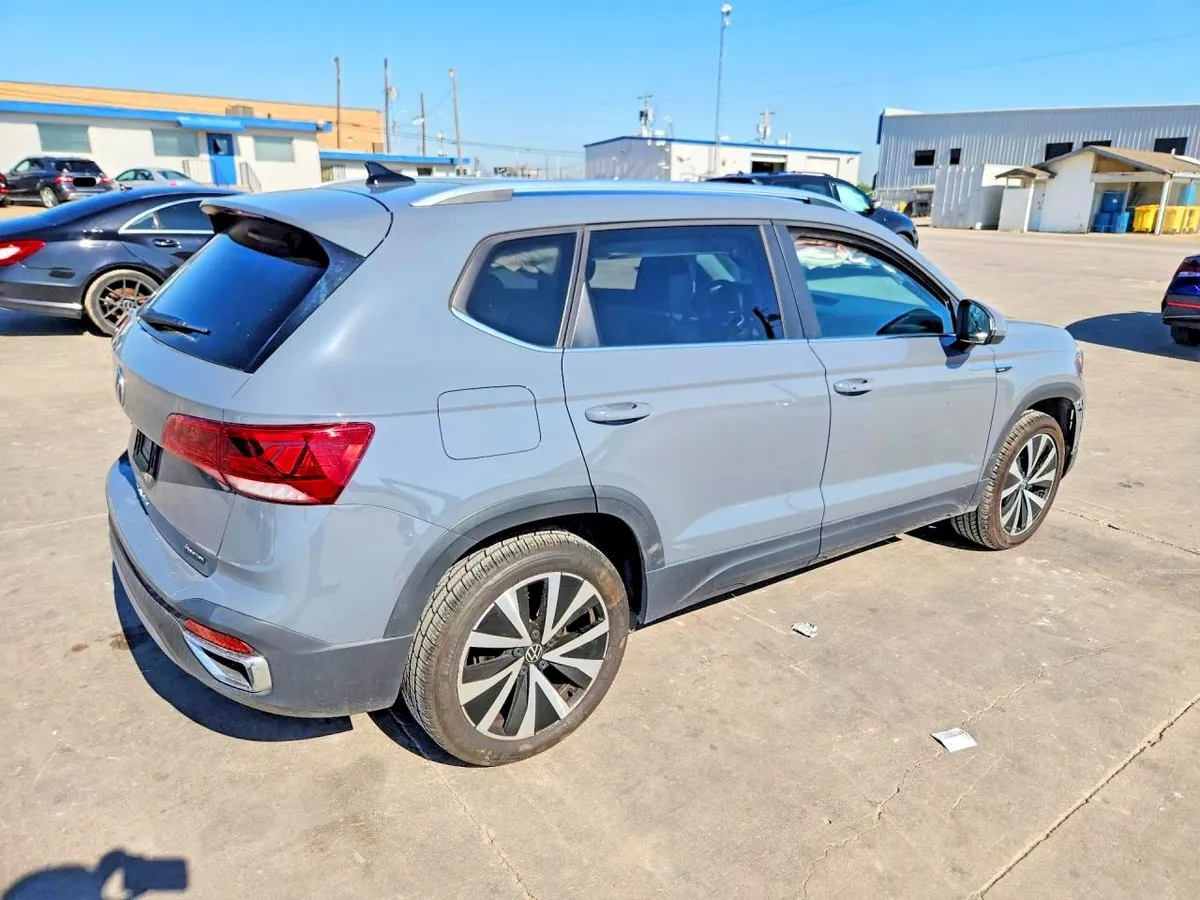VOLKSWAGEN TAOS SE 2022