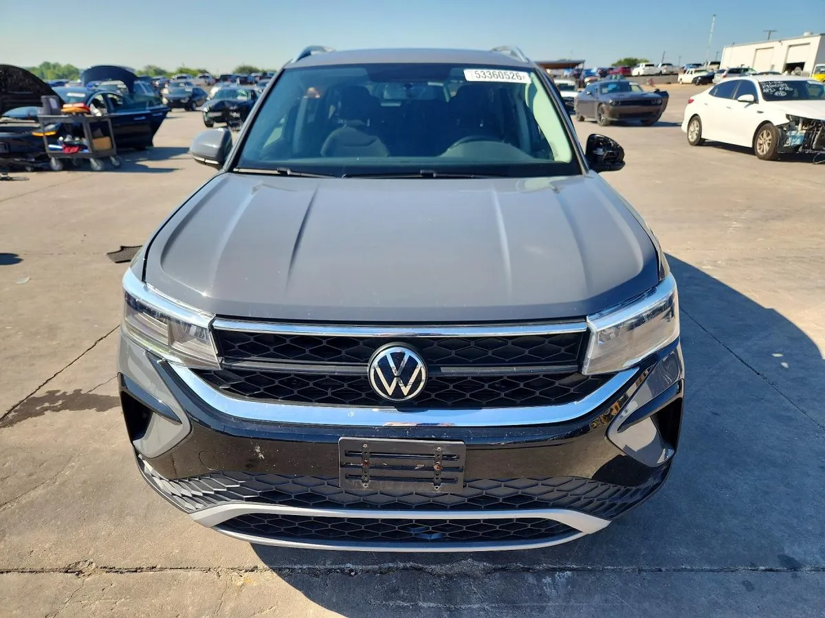 VOLKSWAGEN TAOS SE 2022