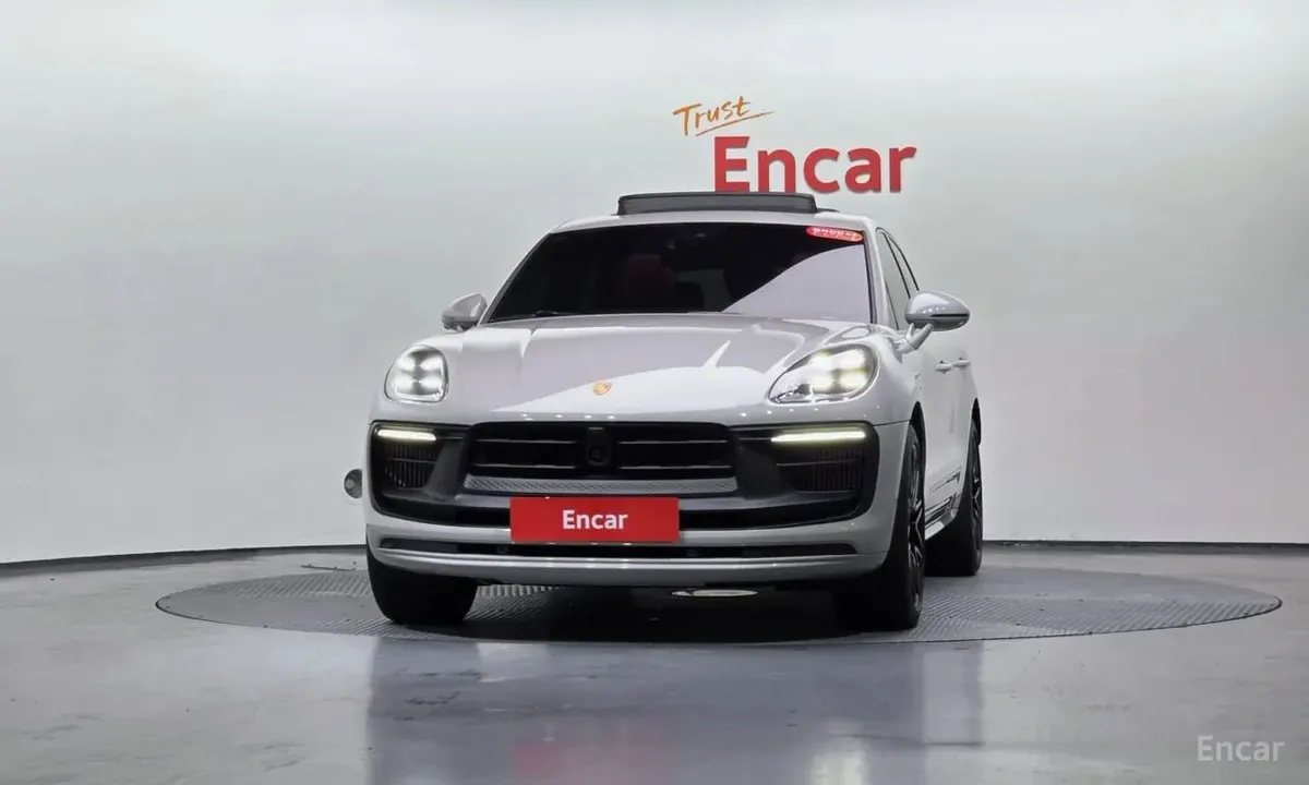 PORSCHE MACAN 2022
