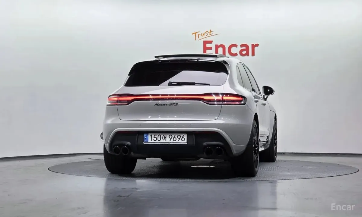 PORSCHE MACAN 2022