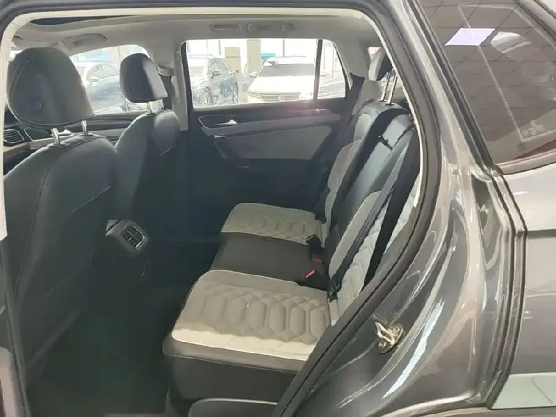 VOLKSWAGEN TAYRON 2023