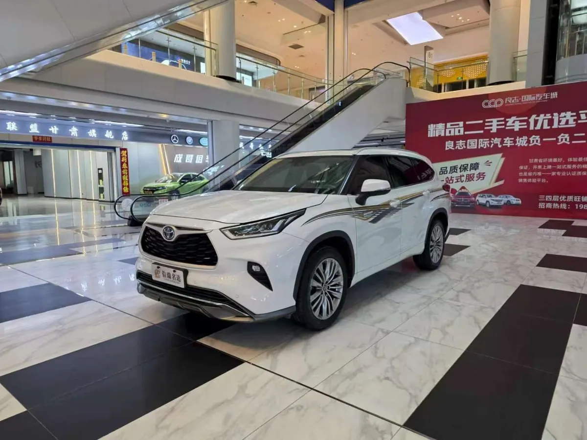 TOYOTA HIGHLANDER 2022