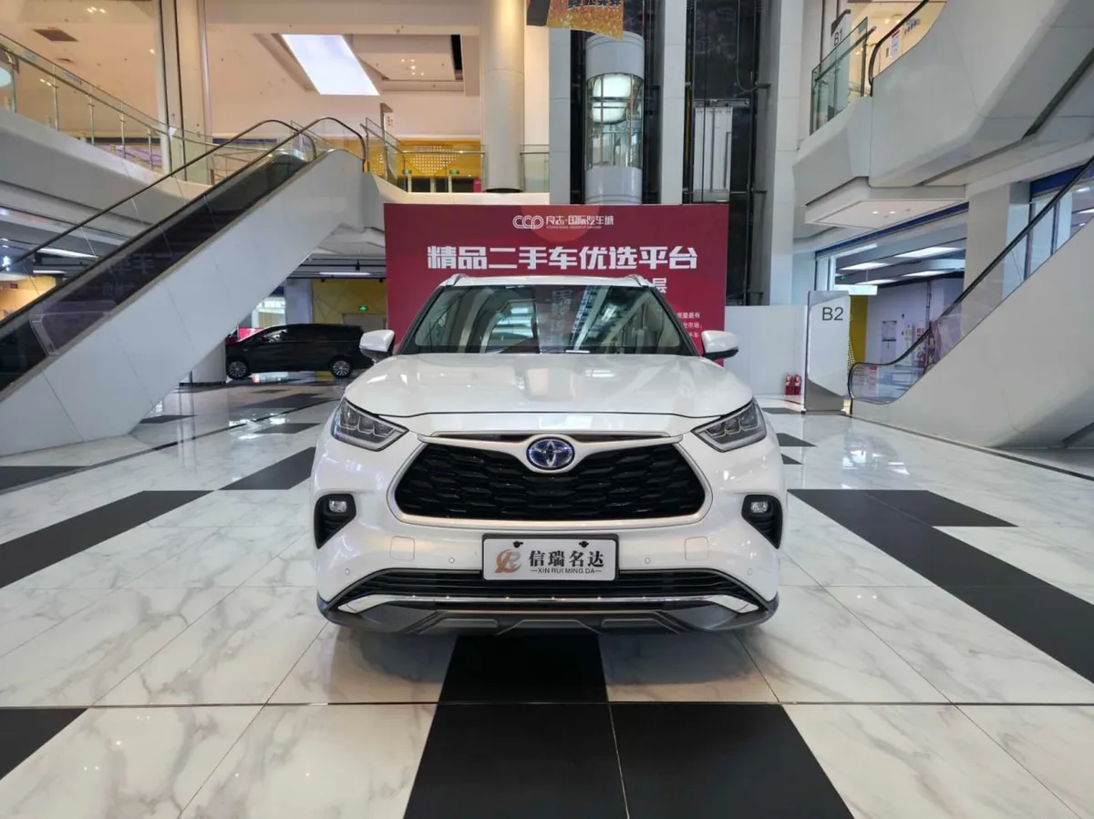 TOYOTA HIGHLANDER 2022