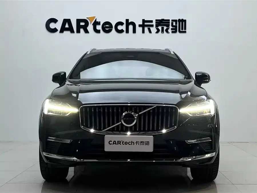 VOLVO XC60 LUXURY 2022