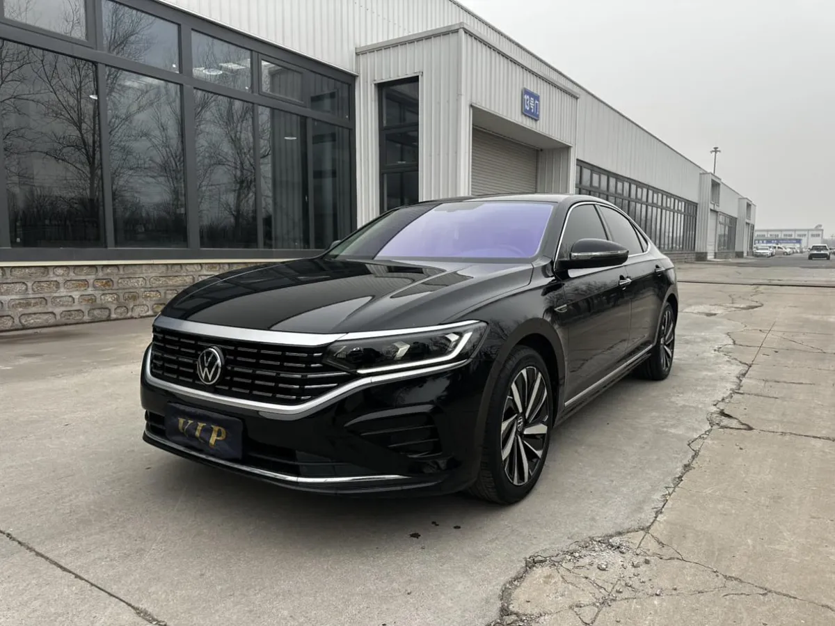 VOLKSWAGEN PASSAT 2022