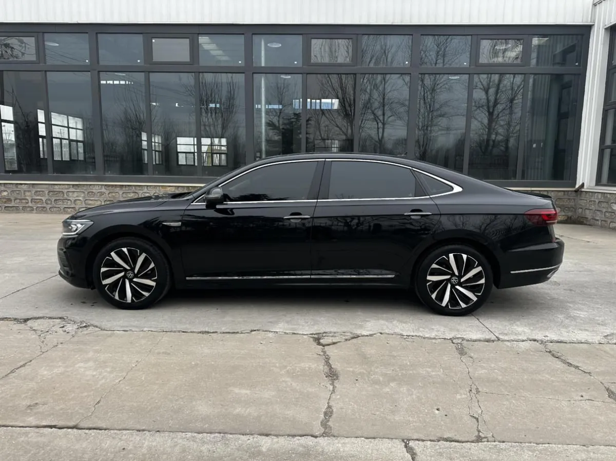 VOLKSWAGEN PASSAT 2022