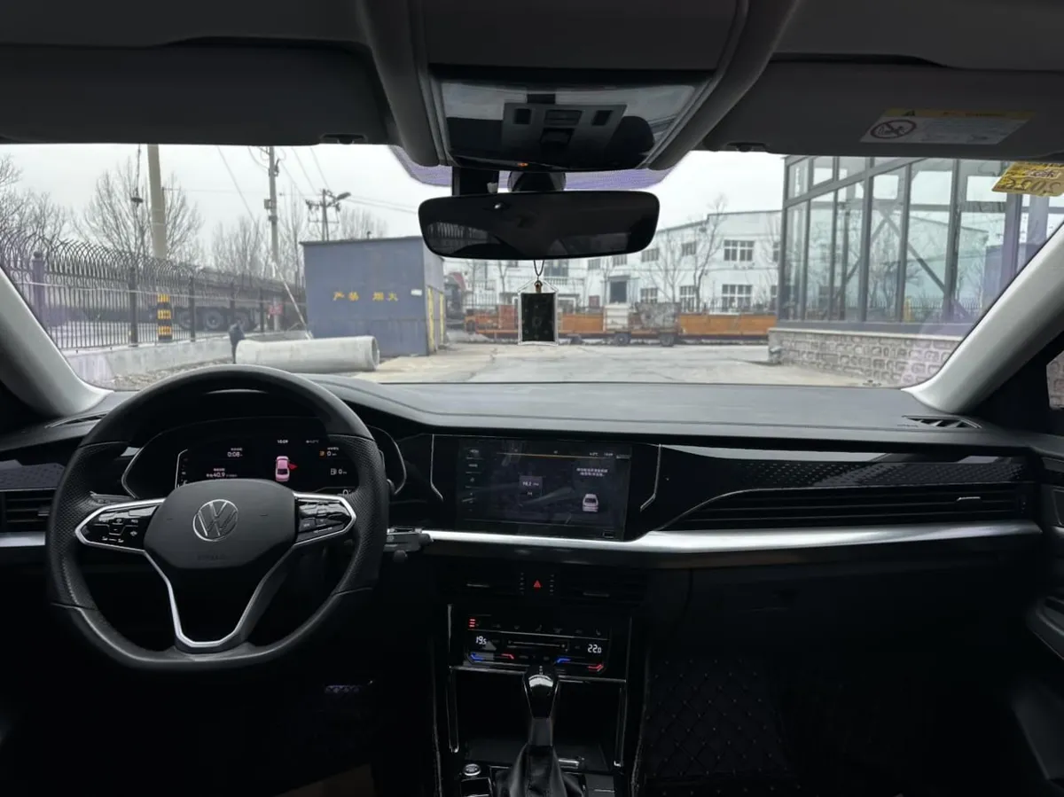 VOLKSWAGEN PASSAT 2022