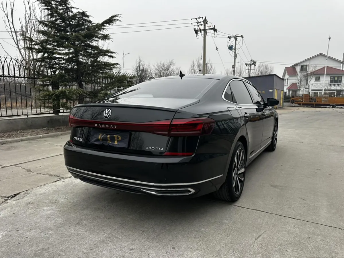 VOLKSWAGEN PASSAT 2022