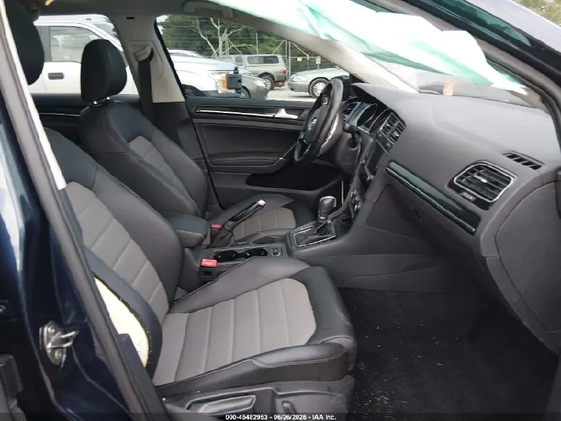 VOLKSWAGEN GOLF VII 2017