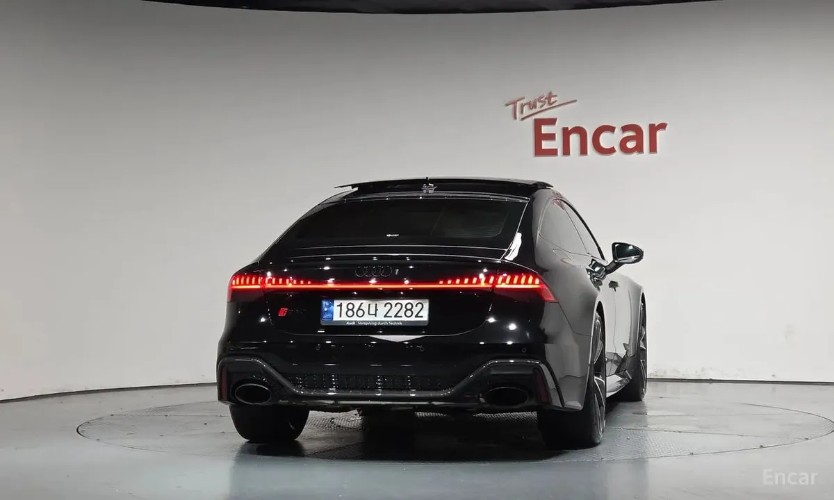 AUDI RS7 2022
