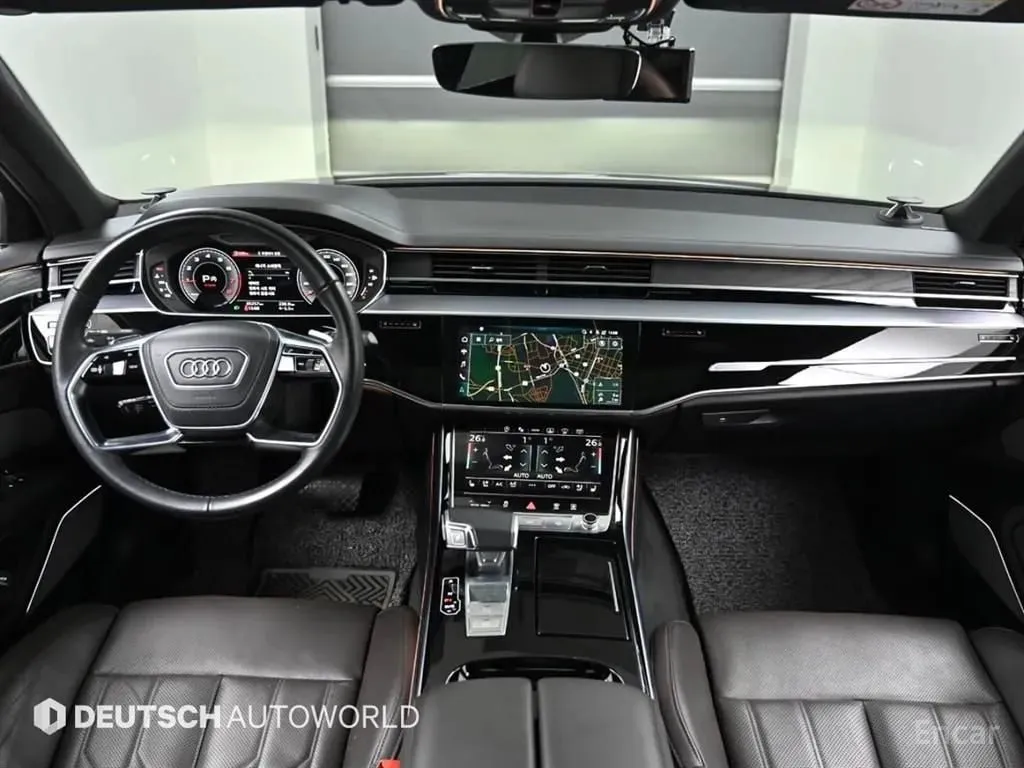AUDI A8 2022