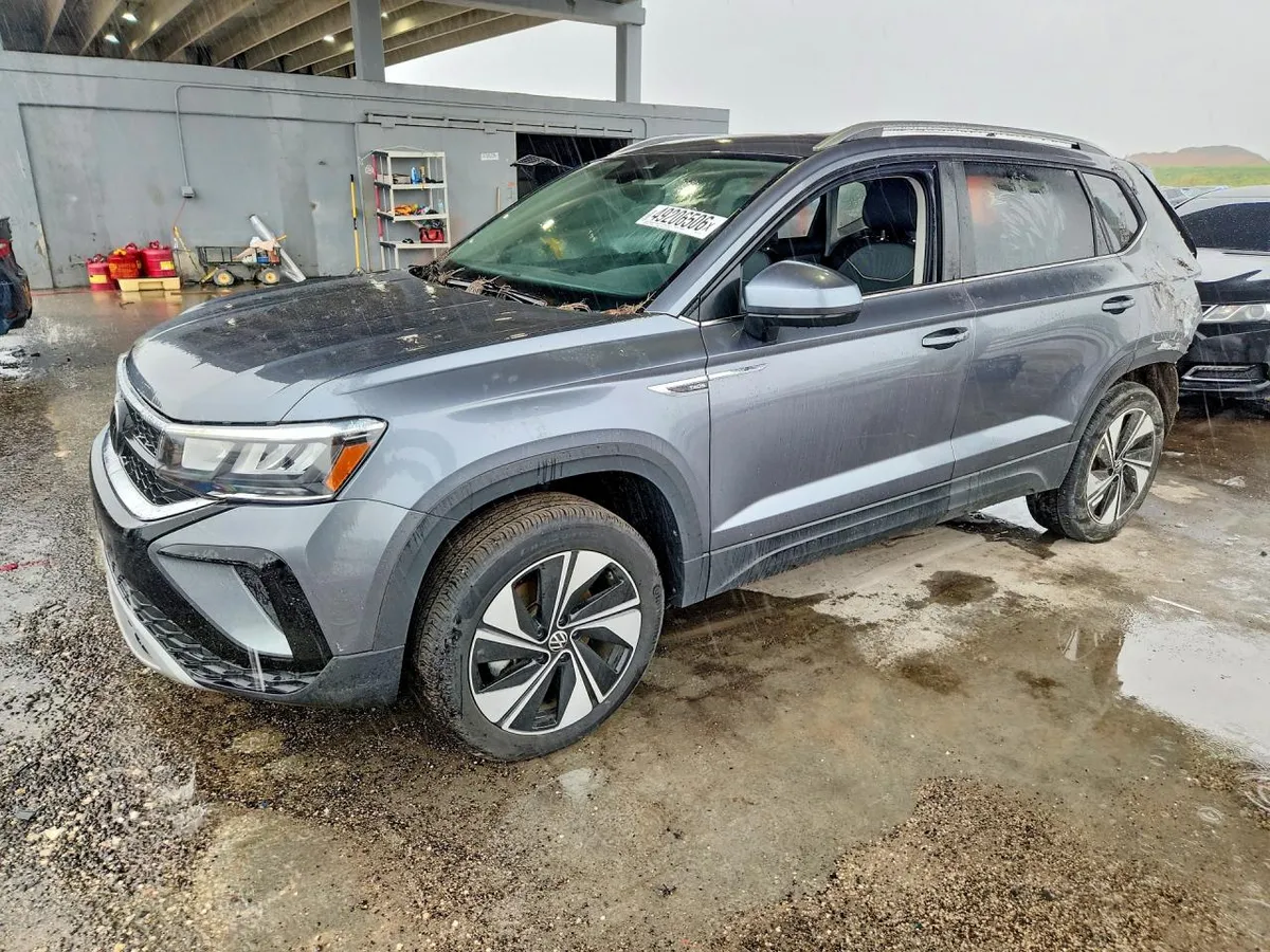 VOLKSWAGEN TAOS 2024