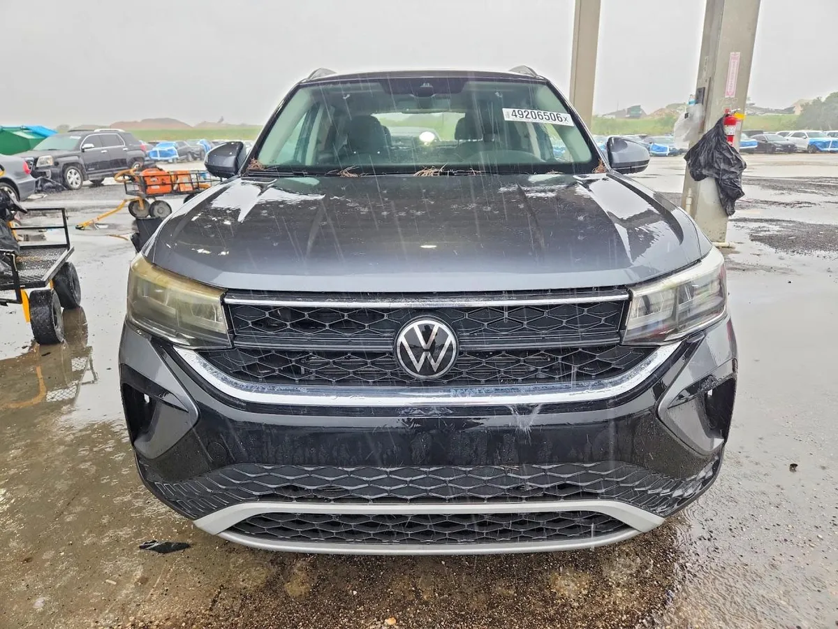 VOLKSWAGEN TAOS 2024