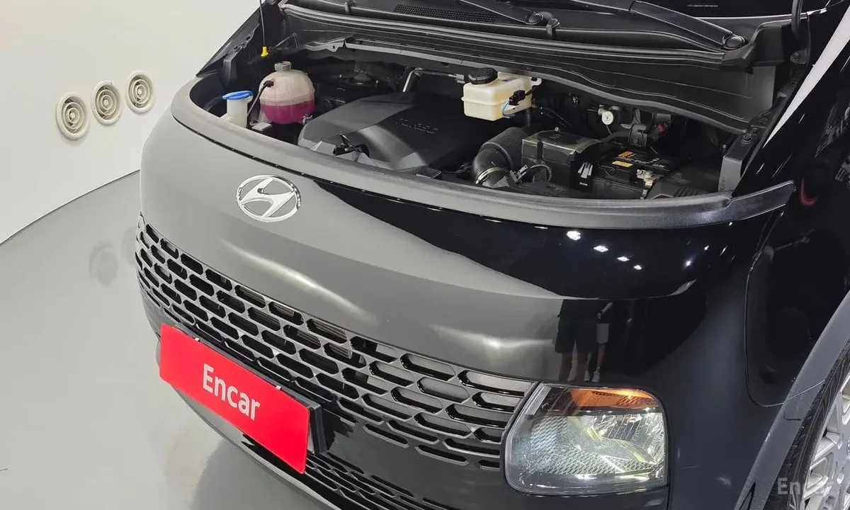 HYUNDAI STARIA 2023