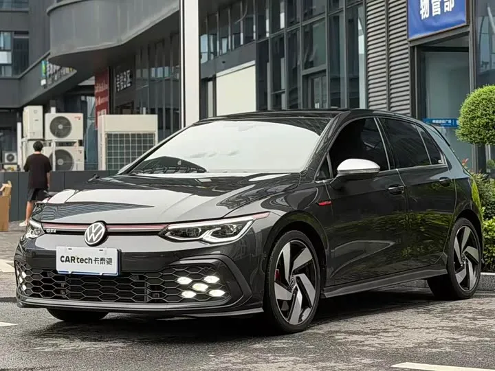 VOLKSWAGEN GOLF GTI 2023