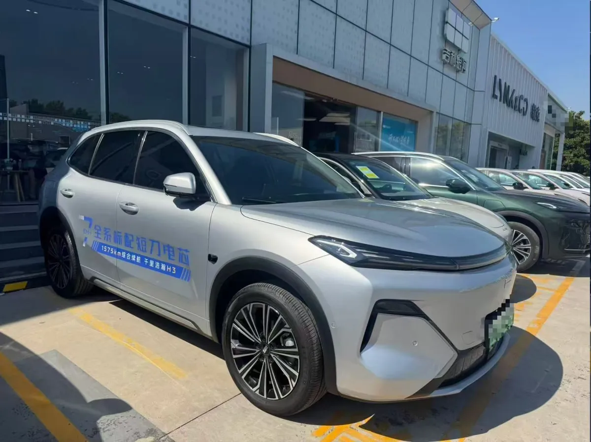 GEELY STARSHIP 7 2025