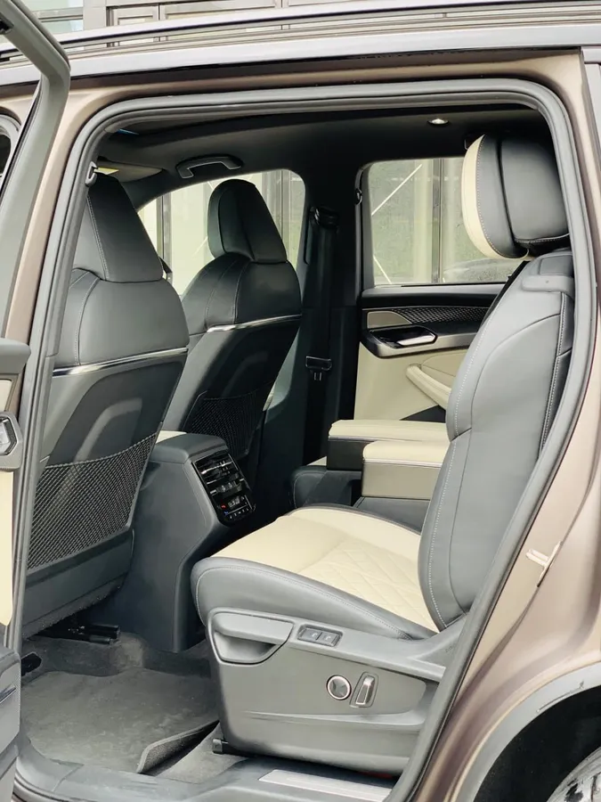 AUDI Q6 2023