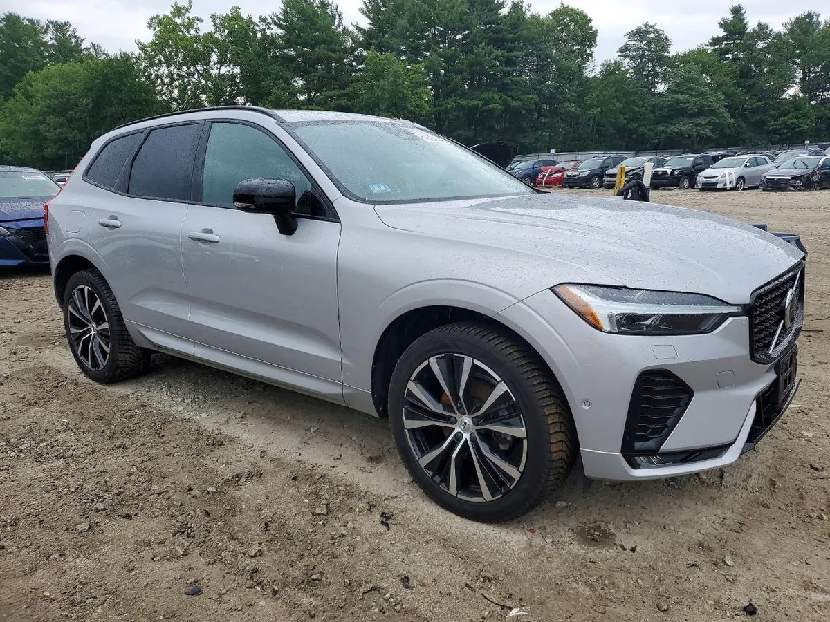 VOLVO XC60 PLUS 2023