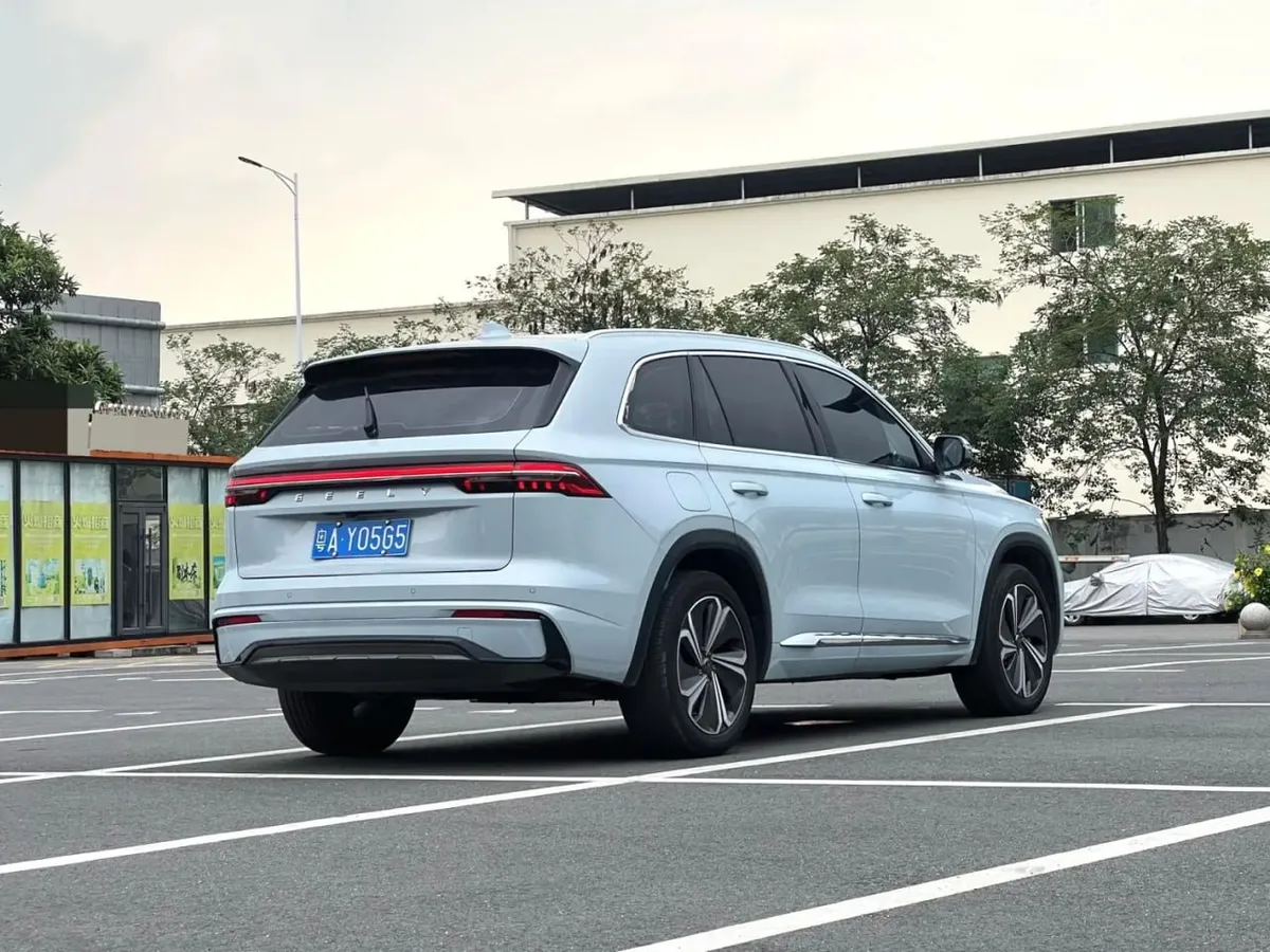 GEELY MONJARO 2022