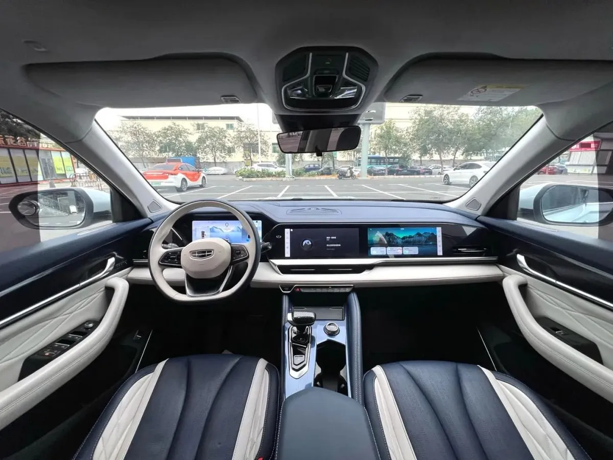 GEELY MONJARO 2022