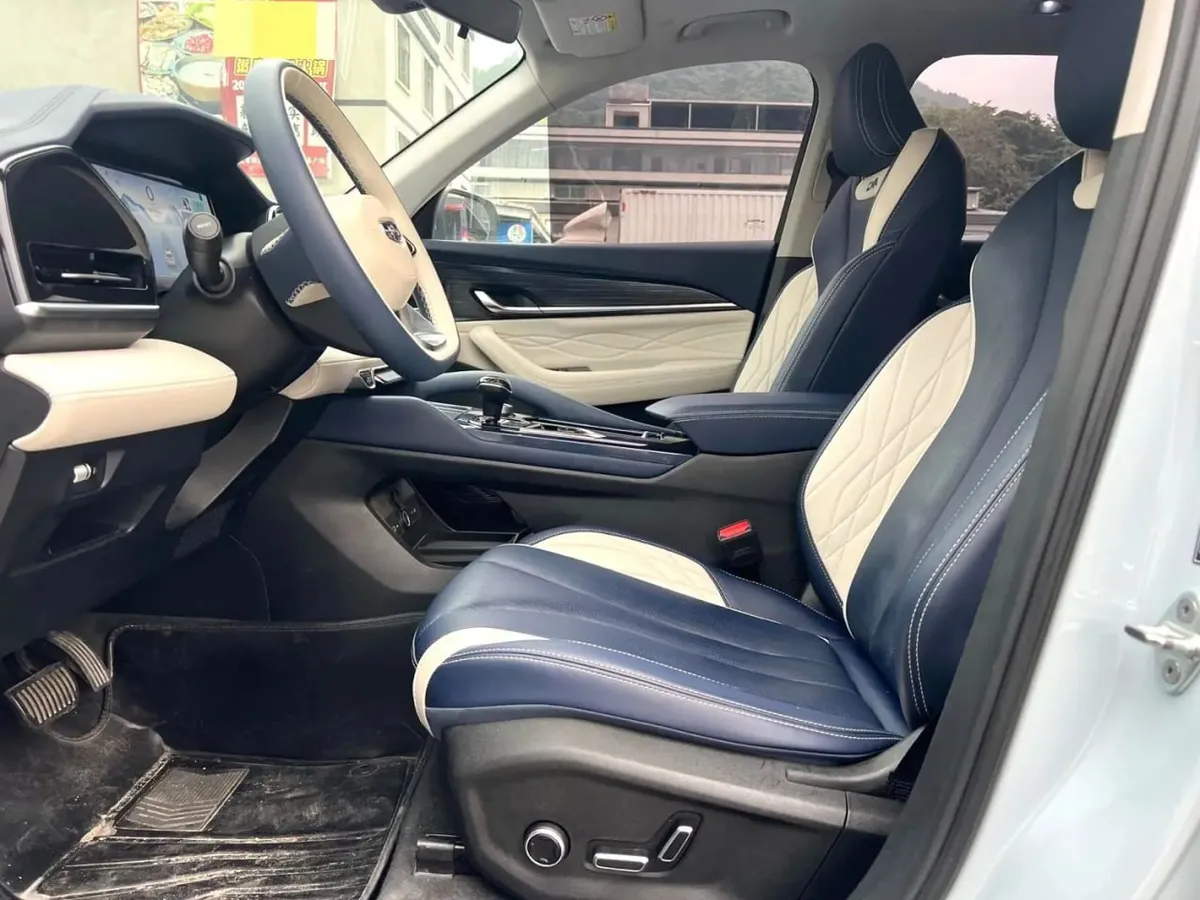 GEELY MONJARO 2022