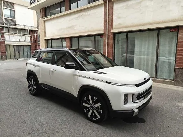 GEELY ICON 2023