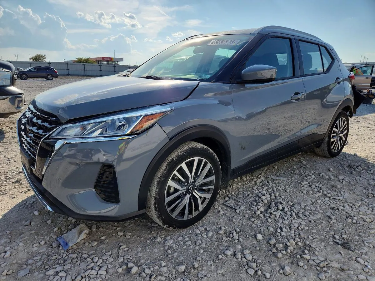 NISSAN KICKS SV 2023