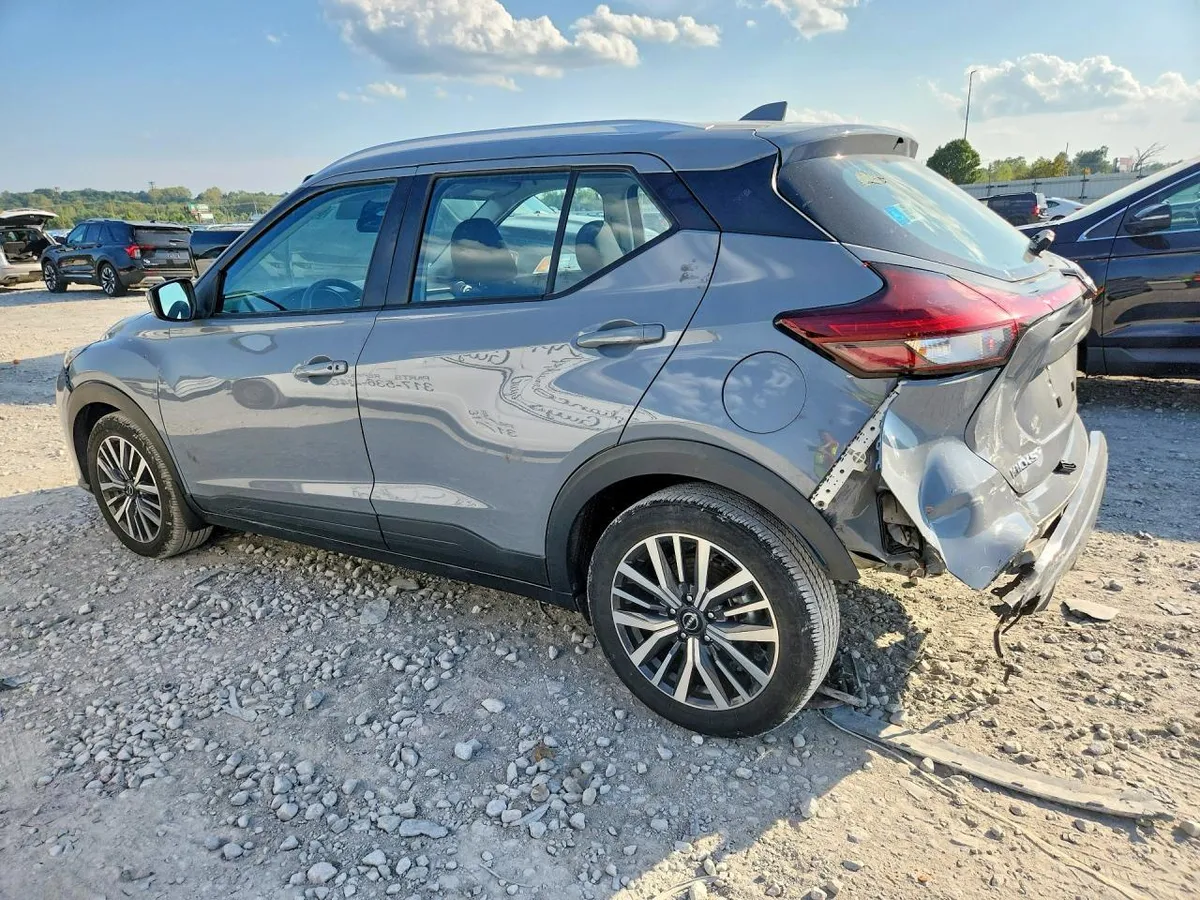 NISSAN KICKS SV 2023
