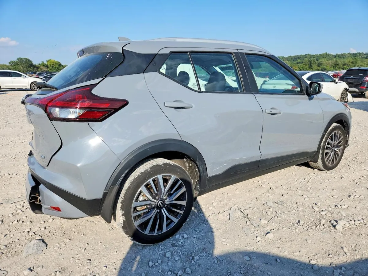 NISSAN KICKS SV 2023