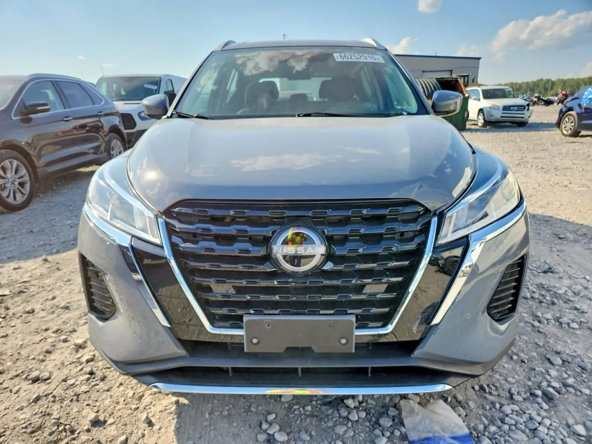 NISSAN KICKS SV 2023