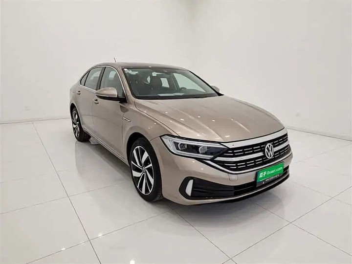 VOLKSWAGEN SAGITAR 2022