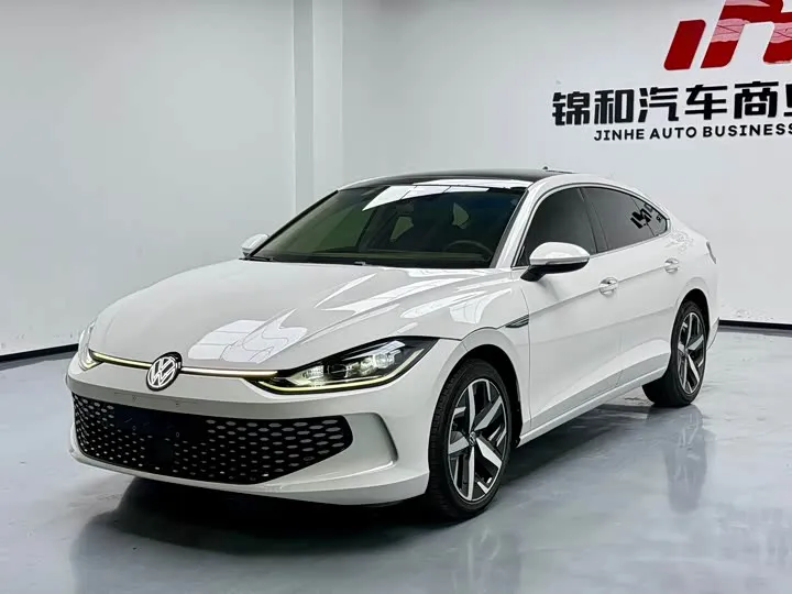 VOLKSWAGEN LAMANDO L 2022