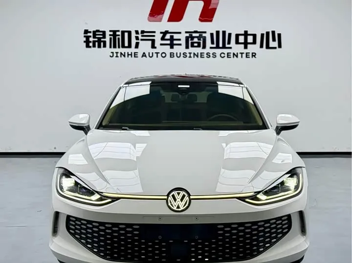VOLKSWAGEN LAMANDO L 2022