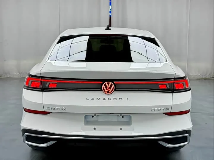 VOLKSWAGEN LAMANDO L 2022