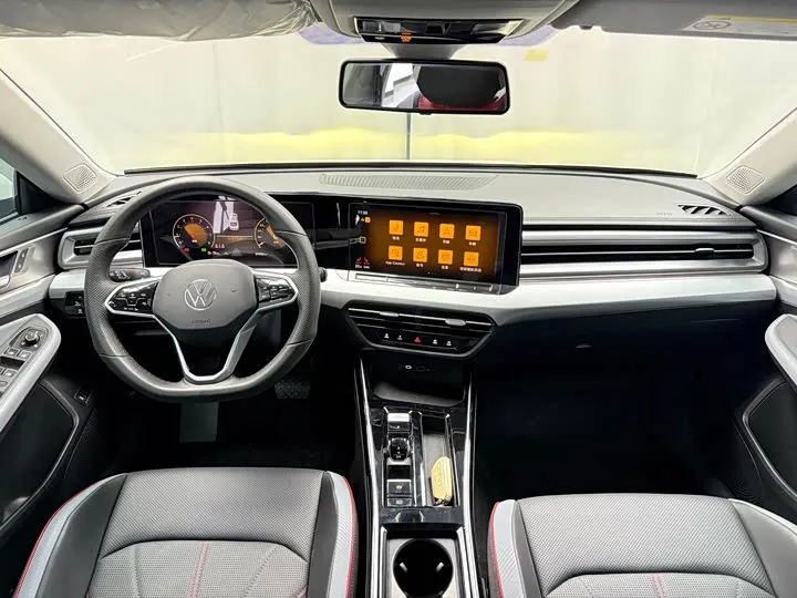 VOLKSWAGEN LAMANDO L 2022