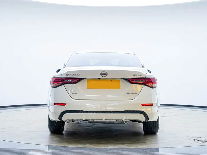 NISSAN SYLPHY 2022