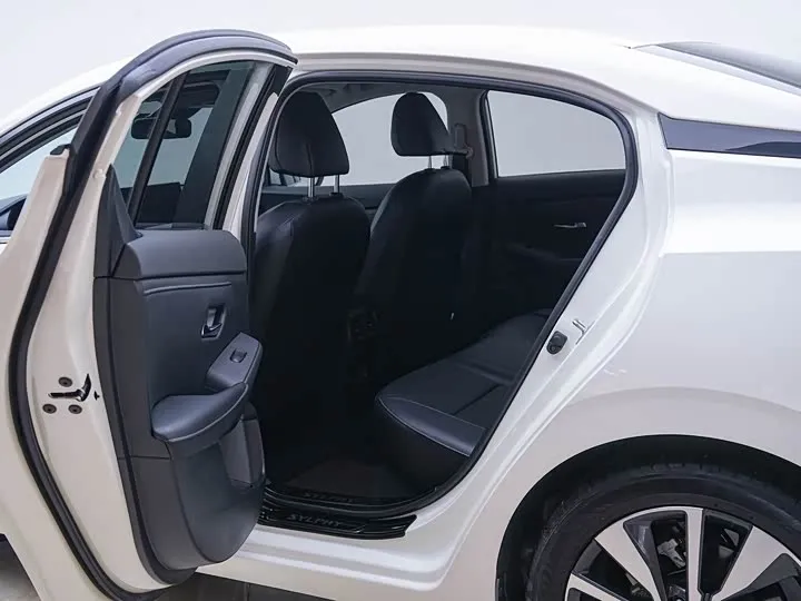 NISSAN SYLPHY 2022