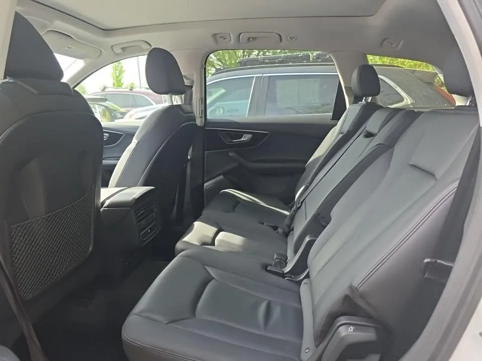 AUDI Q7 2023
