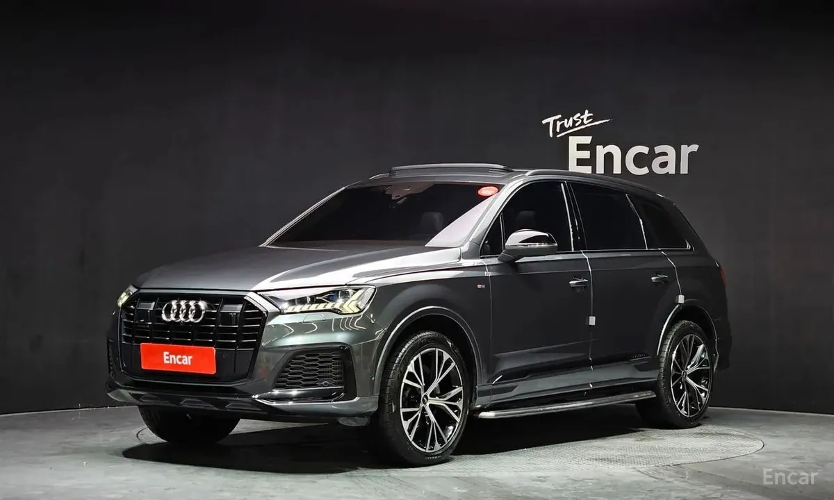 AUDI Q7 2022